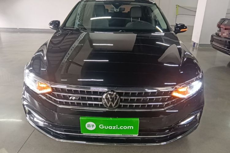 Volkswagen Magotan 2023 — 2