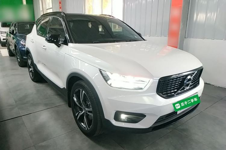 Volvo XC40 2021 — фото 3