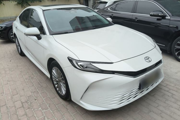 Toyota Camry 2024 — 3
