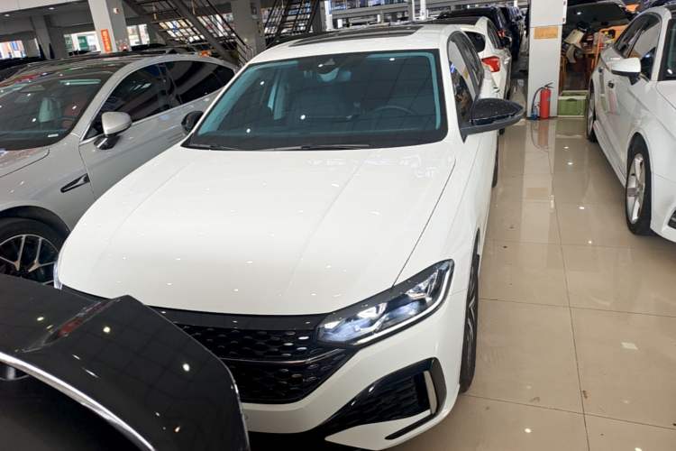 Volkswagen Lavida 2024 — 2