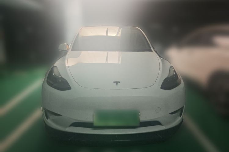 Tesla Model Y 2022 — 2