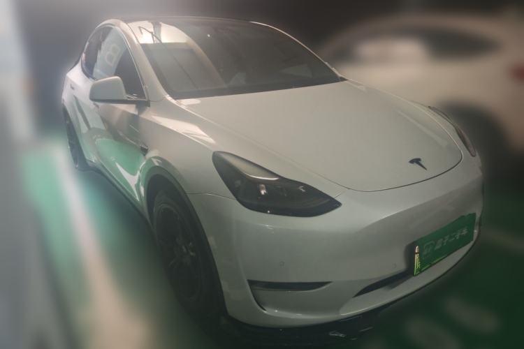 Tesla Model Y 2022 — 3
