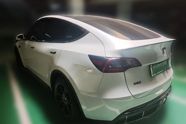 Tesla Model Y 2022 — 4