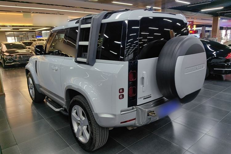 Land Rover Defender 2022 — 4