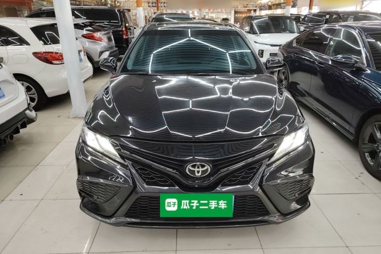 Toyota Camry 2023 — фото 2