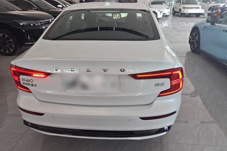 Volvo S60 2025 — 5