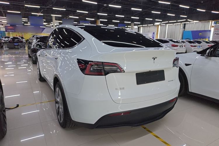 Tesla Model Y 2022 — фото 4