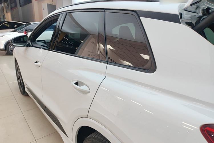 Audi Q4 2024 — 4