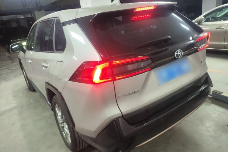 Toyota RAV4 2024 — 4