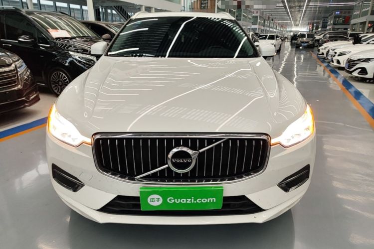 Volvo XC60 2021 — фото 2