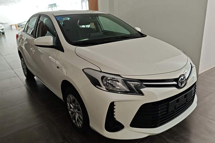 Toyota Yaris 2021 — 3