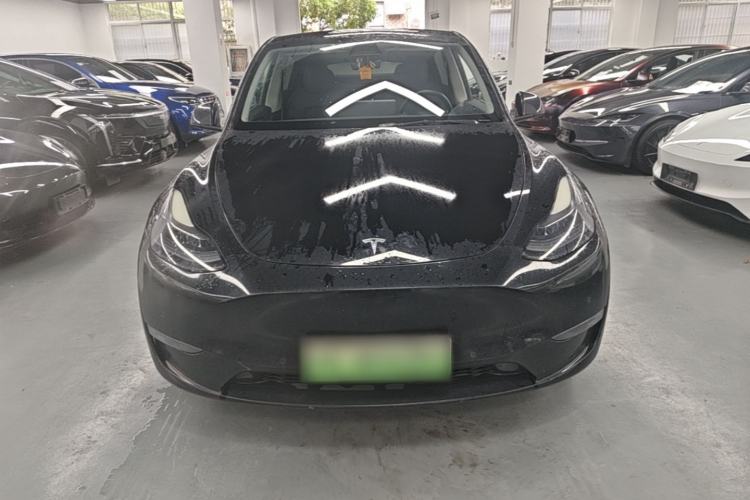 Tesla Model Y 2021 — 2