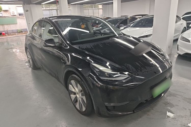 Tesla Model Y 2021 — 3