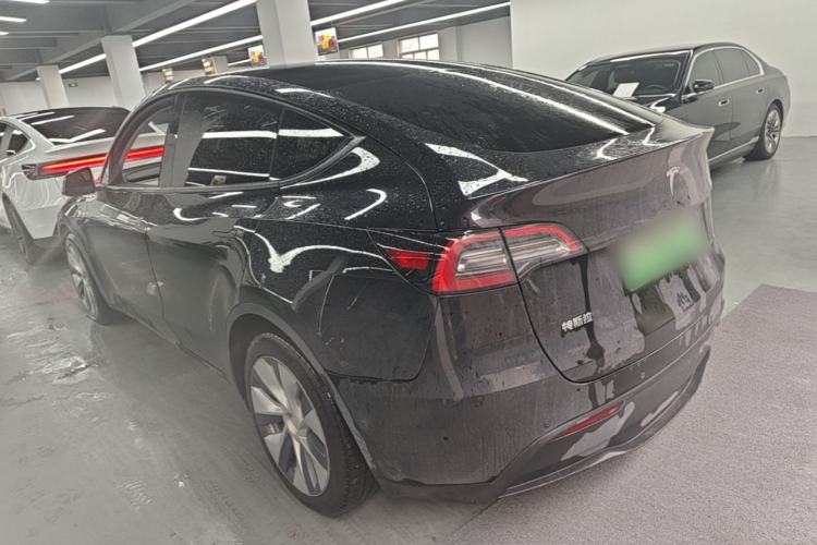 Tesla Model Y 2021 — 4