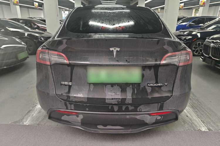 Tesla Model Y 2021 — 5
