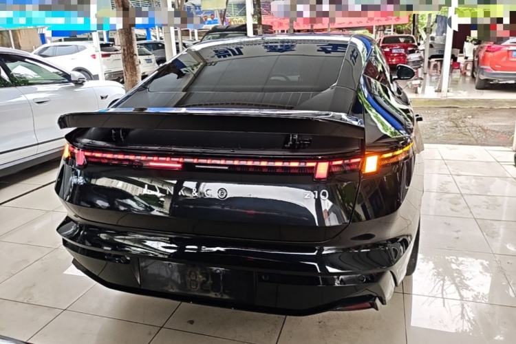 Lynk & Co Z10 2024 — 5