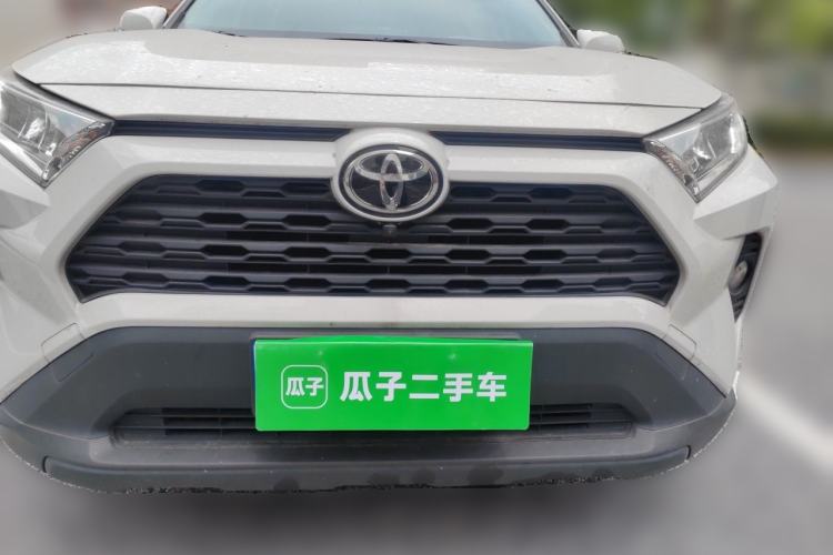 Toyota rav4 2020 — фото 2