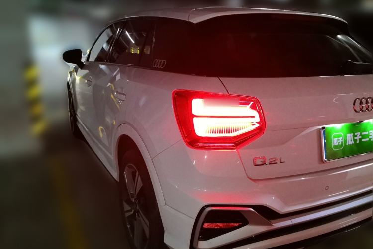 Audi Q2L 2022 — 4