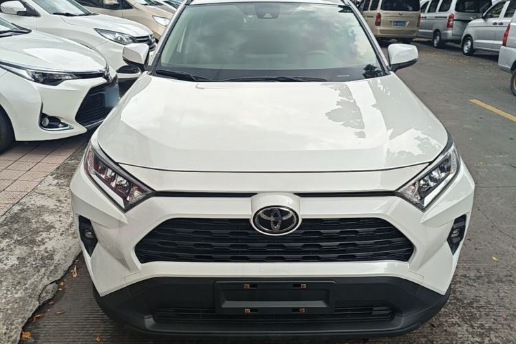 Toyota RAV4 2023 — 2
