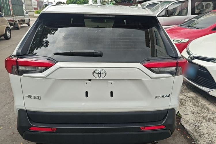 Toyota RAV4 2023 — 5