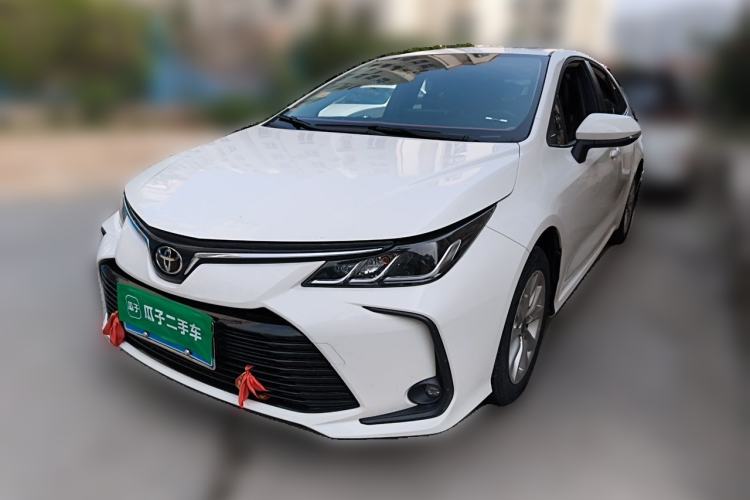 Toyota Corolla 2023 — фото 1