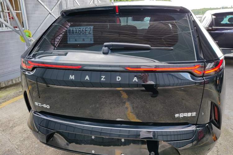 Mazda EZ-60 2025 — 5