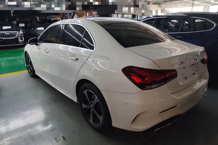 Mercedes-Benz A 200 L 2022 — фото 4