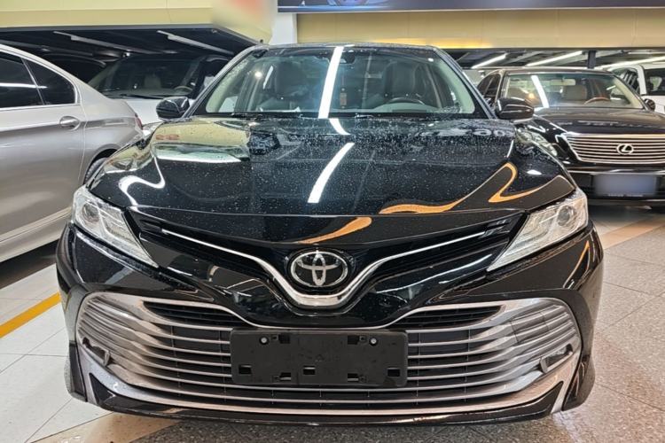 Toyota Camry 2019 — 2