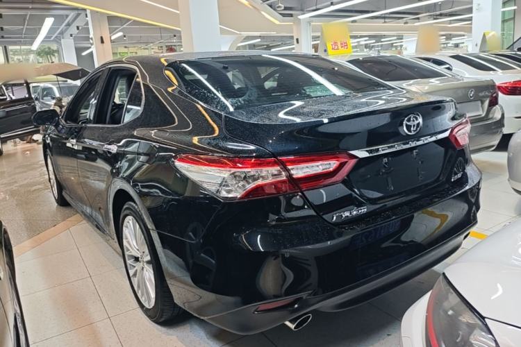 Toyota Camry 2019 — 4