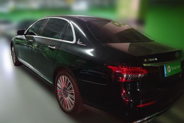 Mercedes-Benz E 300 L 2023 — 4