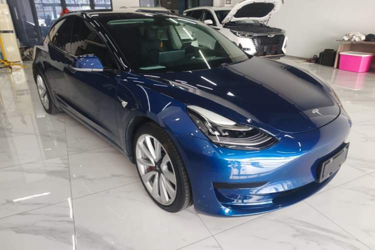 Tesla Model 3 2020 — 3