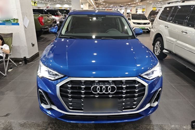 Audi Q3 2022 — 2