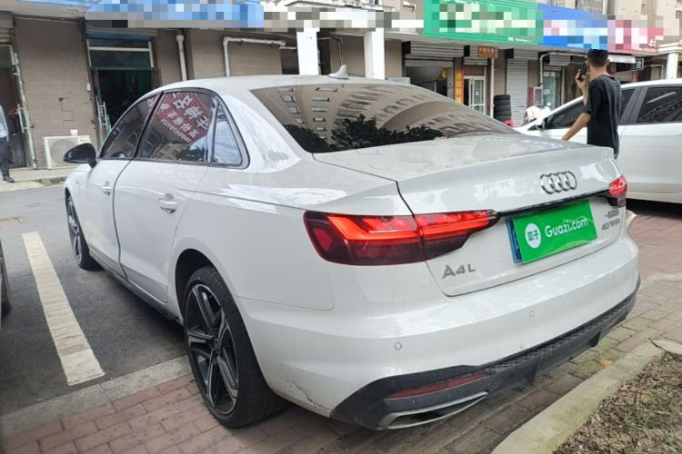 Audi A4L 2024 — 4