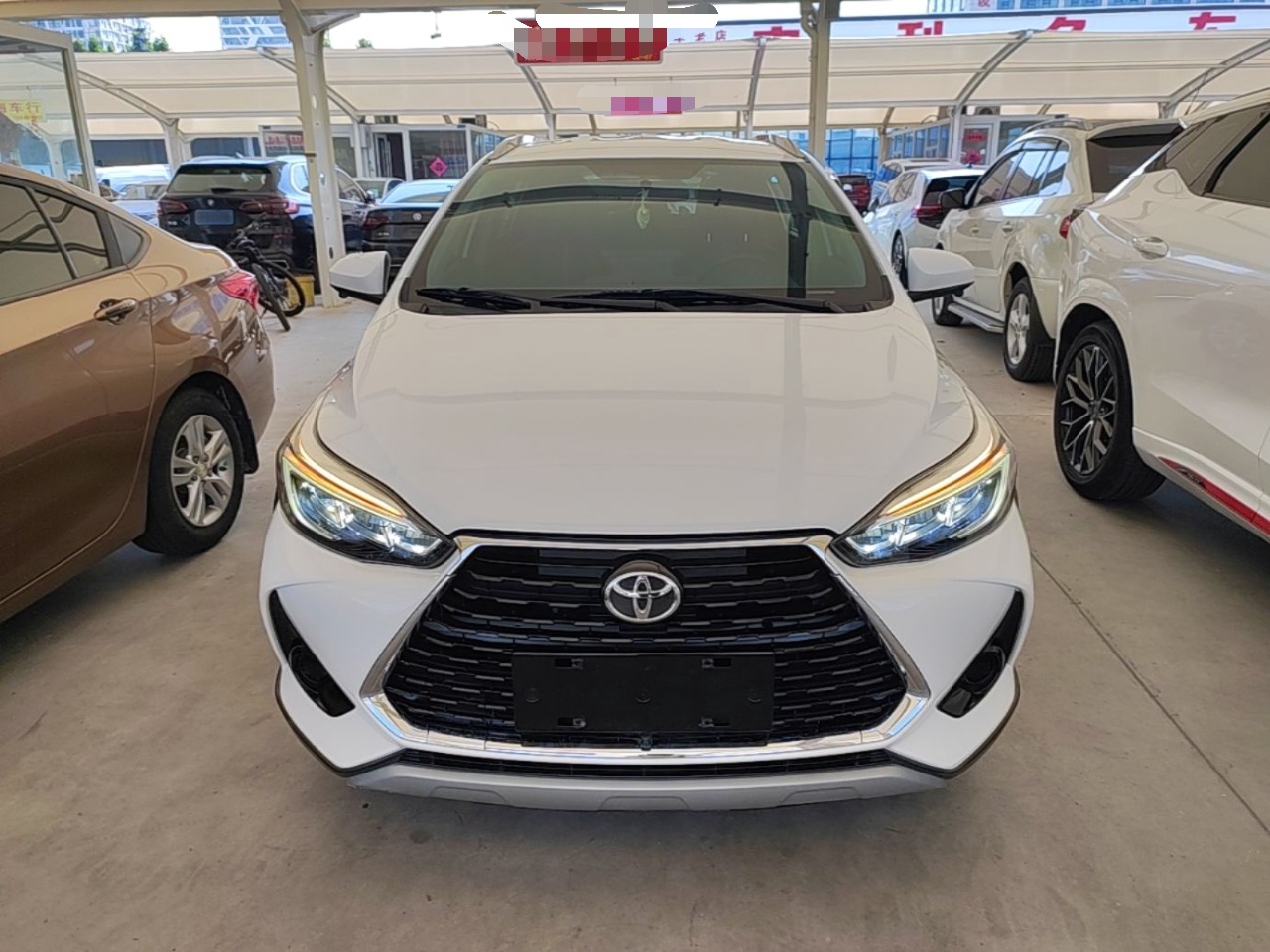 Toyota Yaris 2022 — фото 2