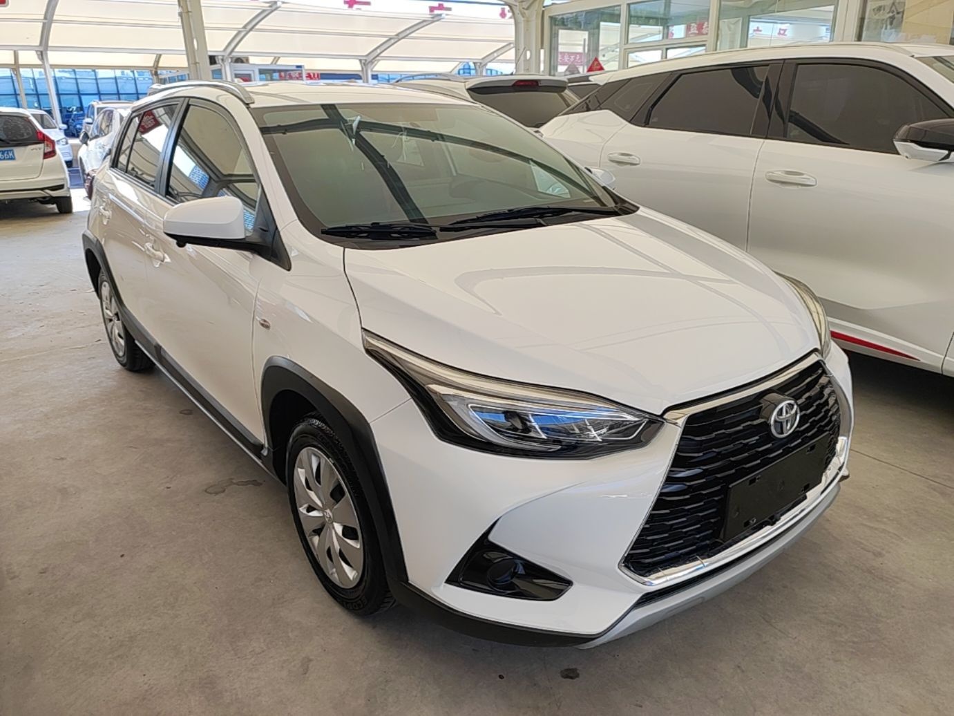 Toyota Yaris 2022 — фото 3