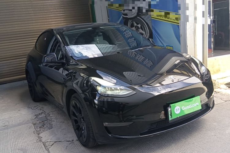 Tesla Model Y 2021 — 3