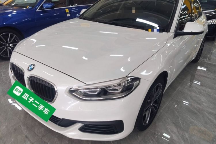 BMW 120i 2020 — фото 1