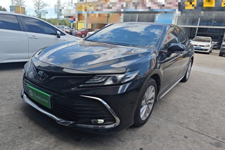 Toyota Camry 2023 — фото 1