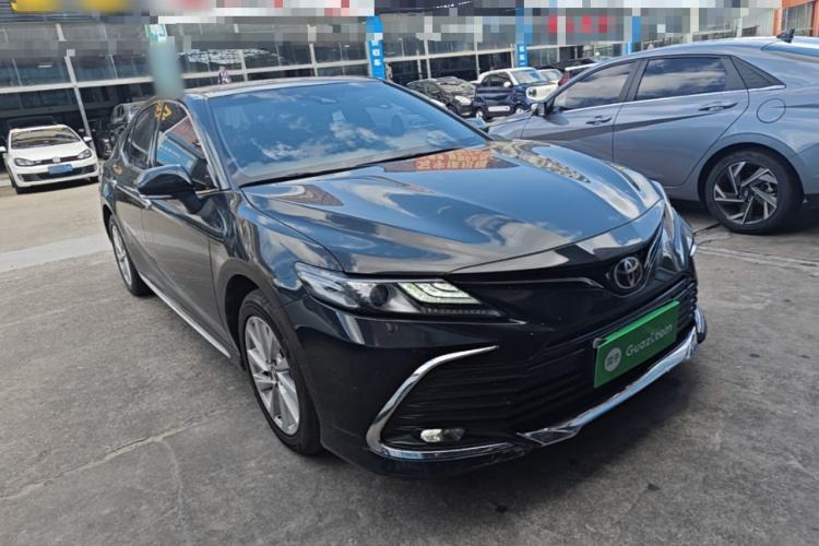 Toyota Camry 2023 — фото 3