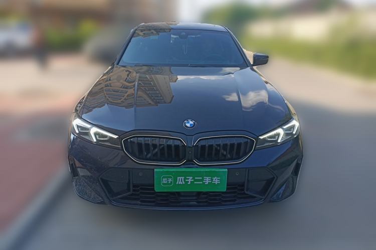 BMW 330i 2025 — 2