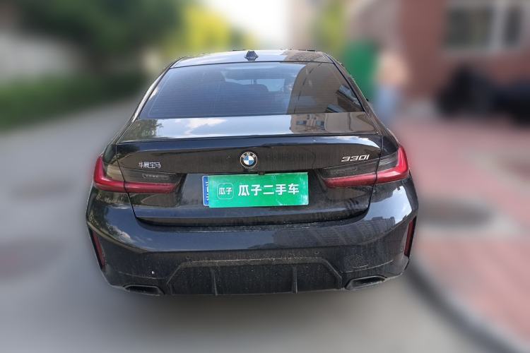 BMW 330i 2025 — 5