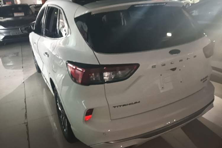 Ford Escape 2020 — 4