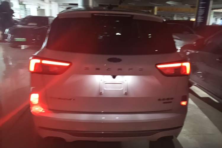 Ford Escape 2020 — 5
