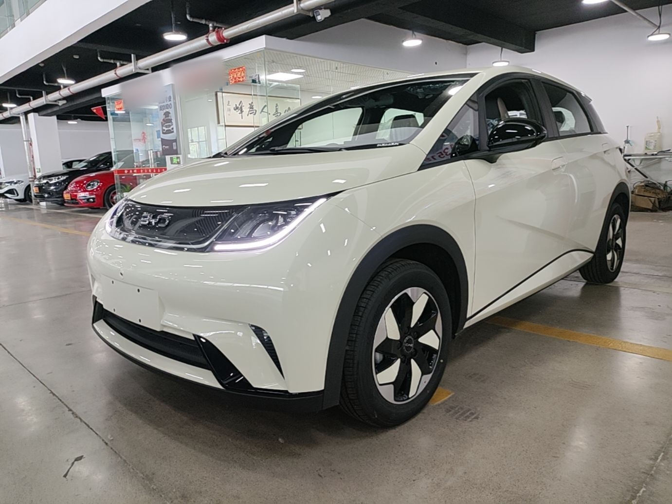 BYD Dolphin 2025 — фото 1