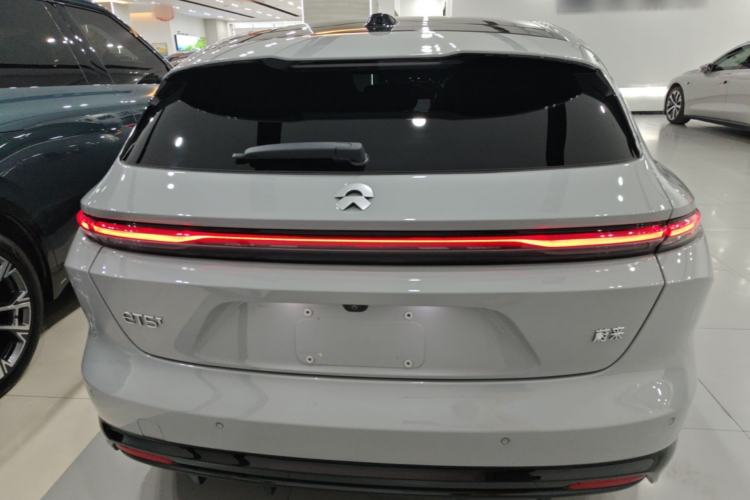 NIO ET5T 2025 — 5