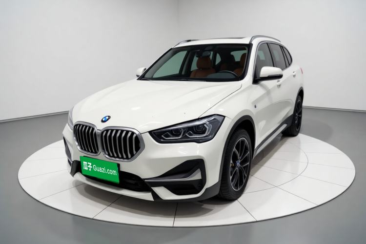 BMW X1 2021 — фото 1