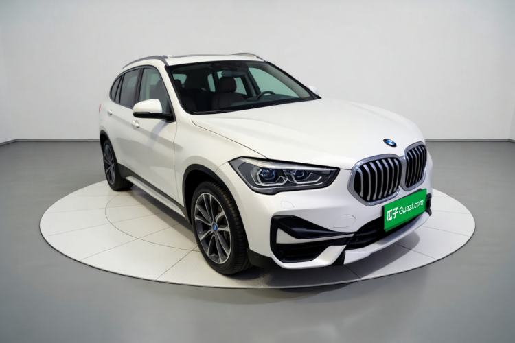 BMW X1 2021 — фото 3