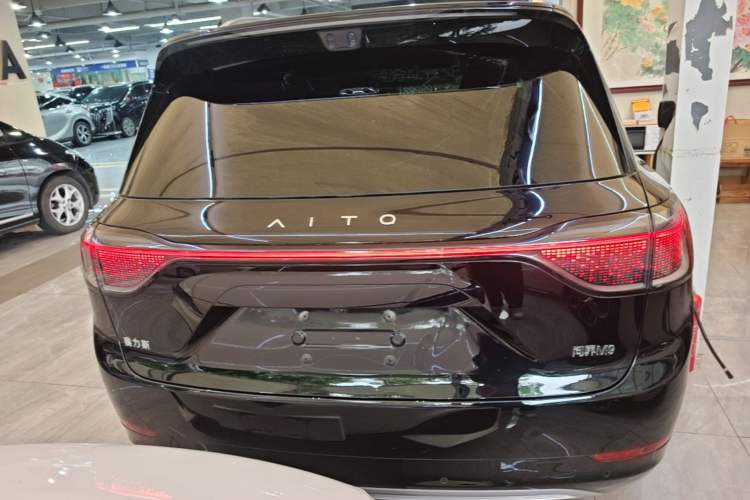 AITO M9 2025 — 5