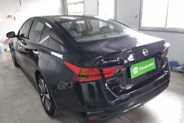 Nissan Altima 2021 — 4