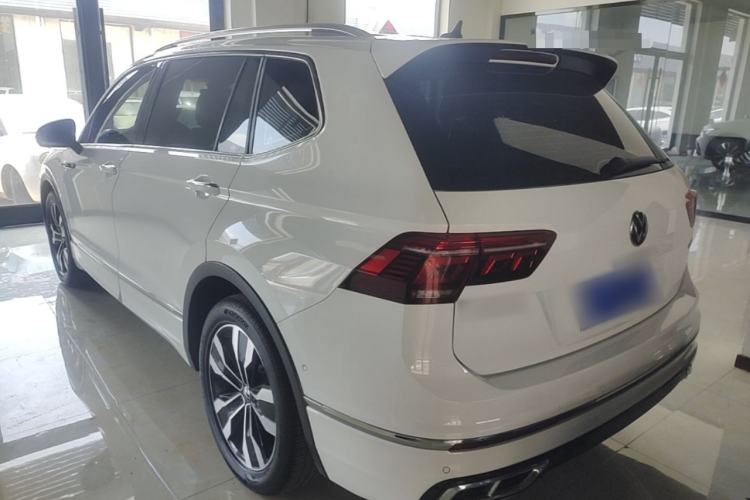 Volkswagen Tiguan L 2023 — фото 4